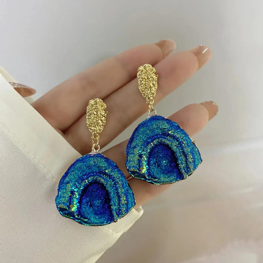 Radiância Mineral - Brinco de Pedra para um Look Naturalmente Deslumbrante