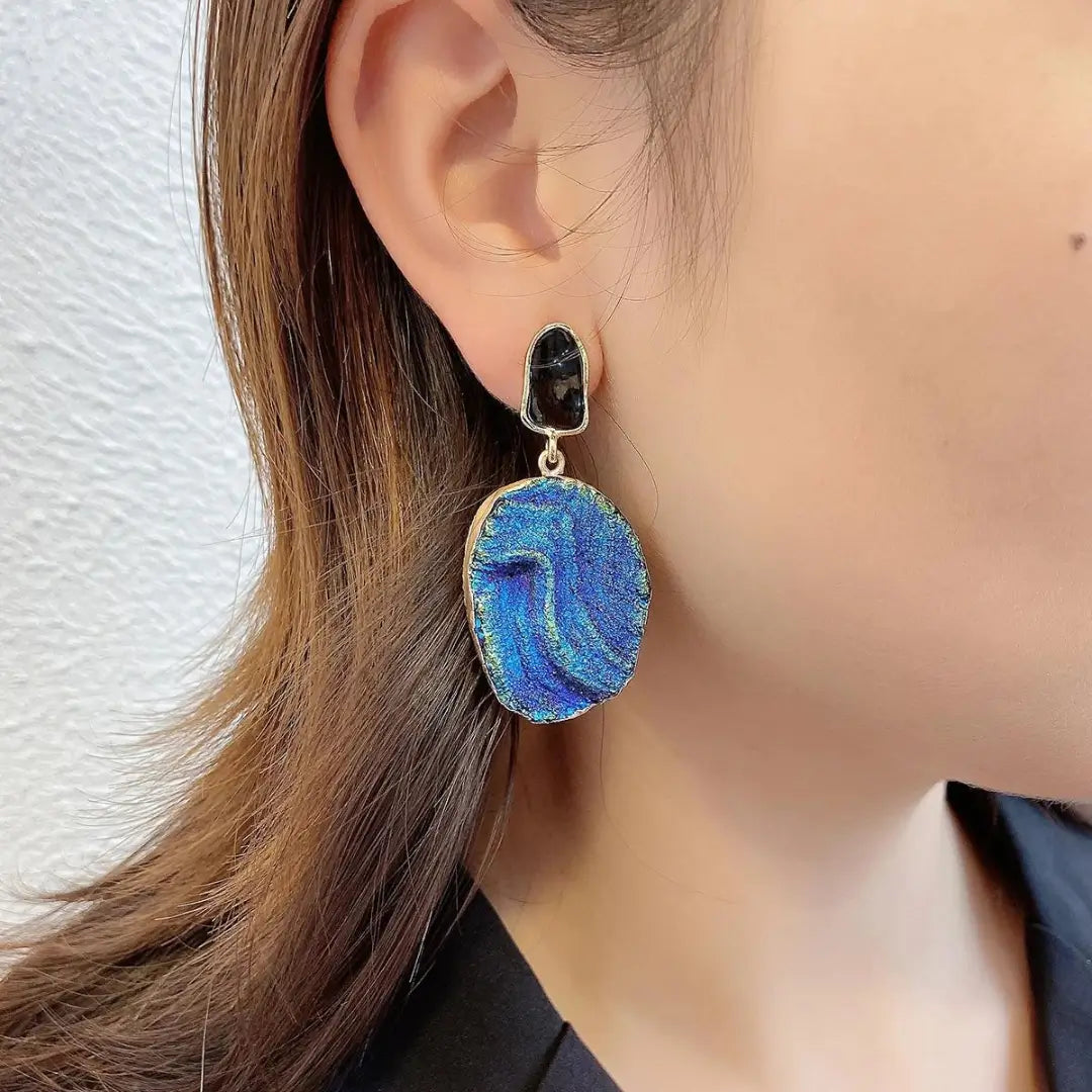 Radiância Mineral - Brinco de Pedra para um Look Naturalmente Deslumbrante