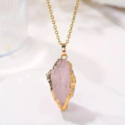 Elegância Luminosa - Colar com Pedra Natural Banhado a Ouro