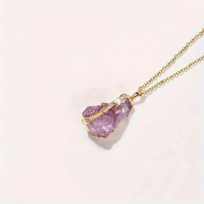Elegância Luminosa - Colar com Pedra Natural Banhado a Ouro
